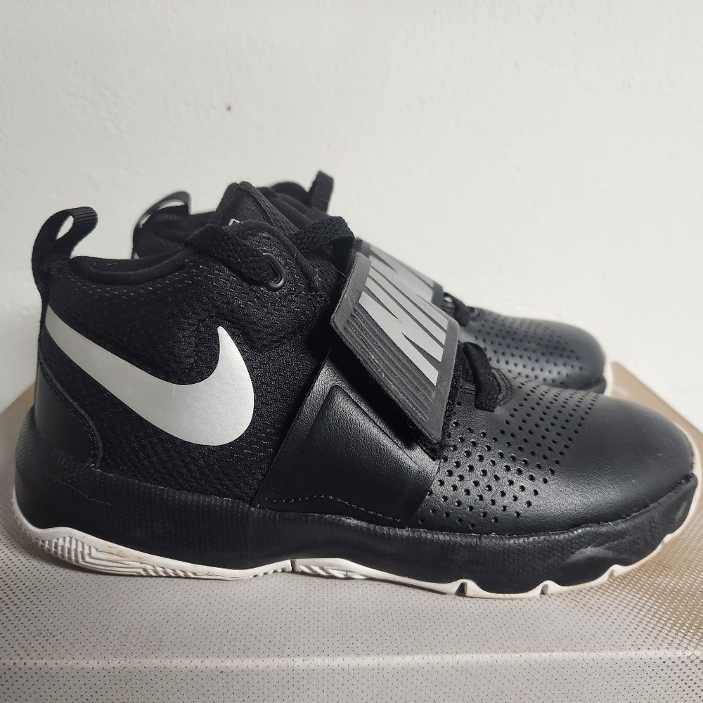 Nike Team Hustle